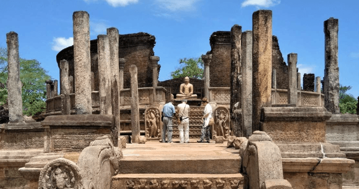 Day 3 – Sigiriya ➜ Polonnaruwa ➜ Sigiriya image 3