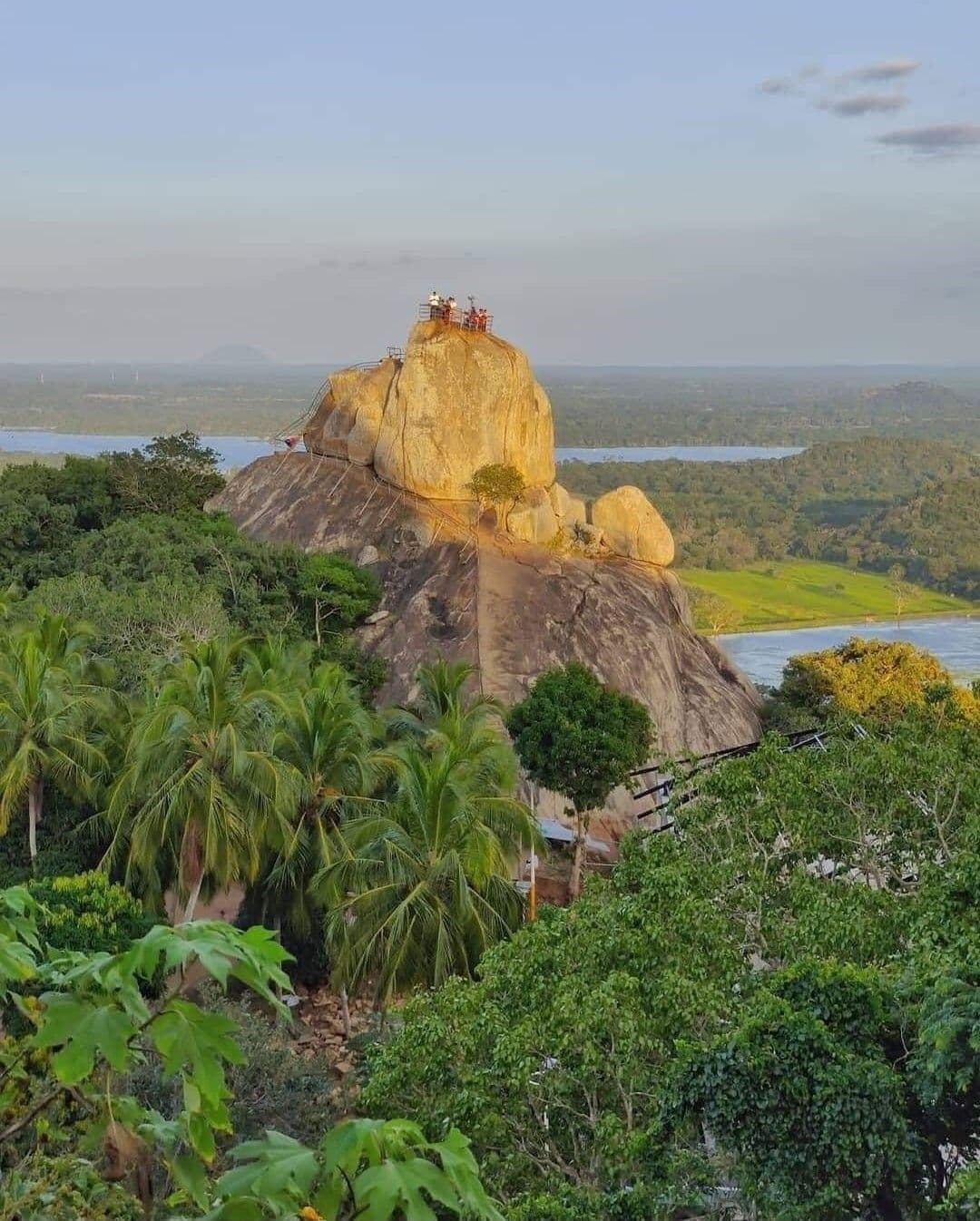 Day 4 – Anuradhapura ➜ Mihintale image 3